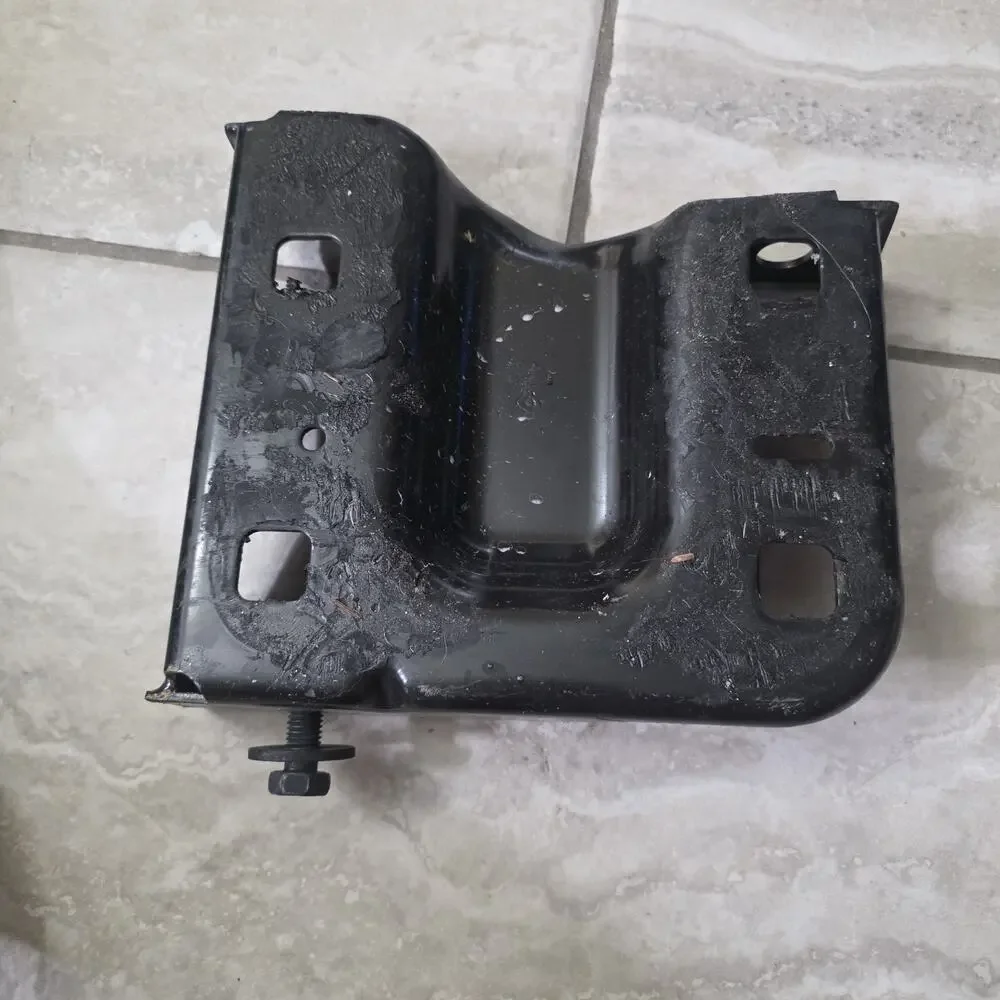 2020-2023 Chevrolet Silverado 2500 3500 Front Right Bumper Bar Bracket‎ 84568470